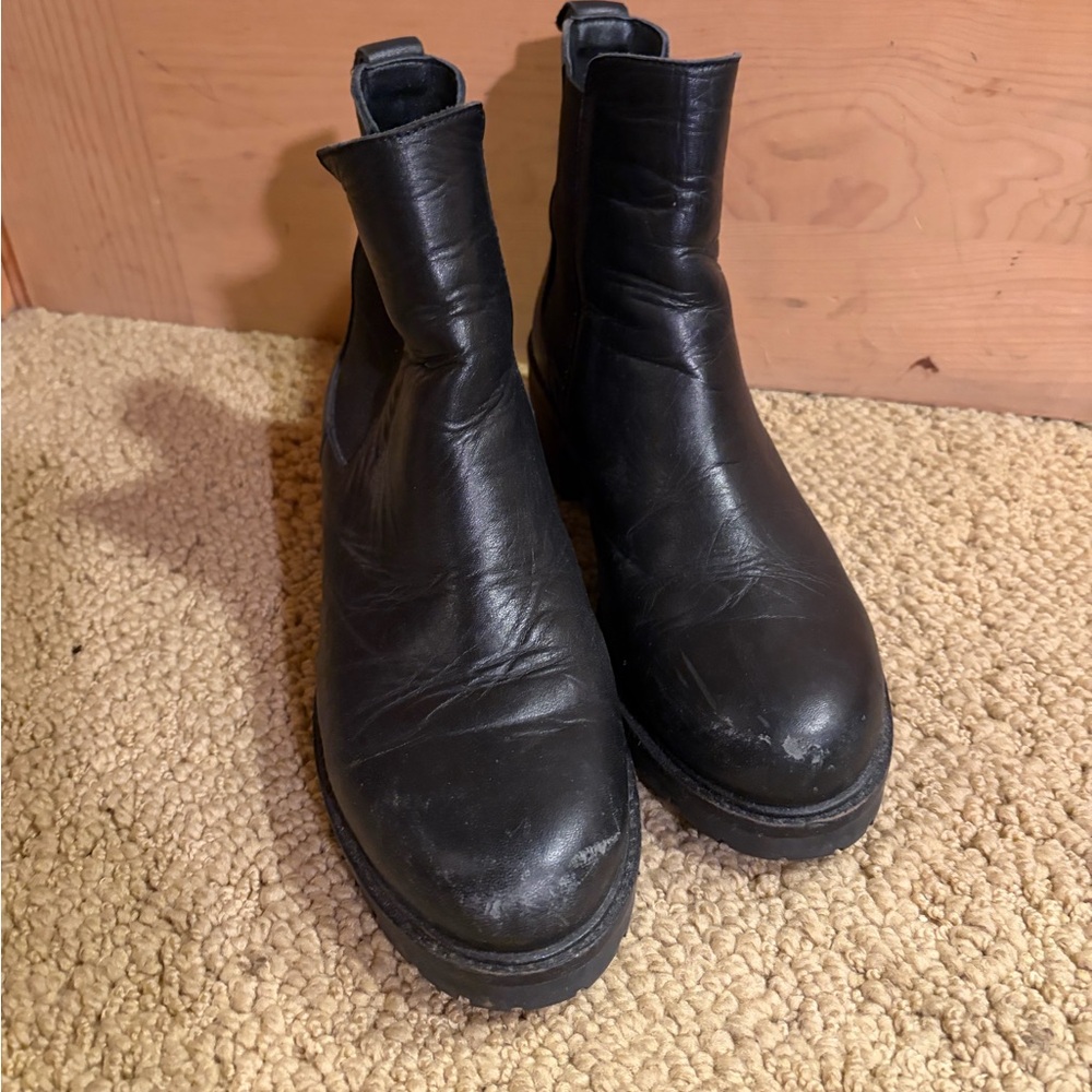 Women’s Black Leather Chelsea Boots